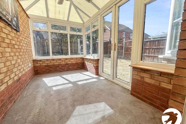 15, Alfriston Close, Dartford photo 4