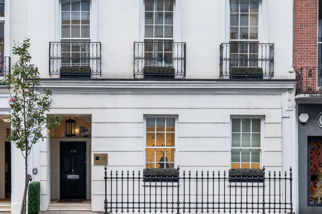 Office to let in Wigmore Street, London