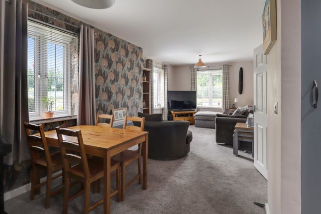 4, Broadlands Place, Pudsey photo 4