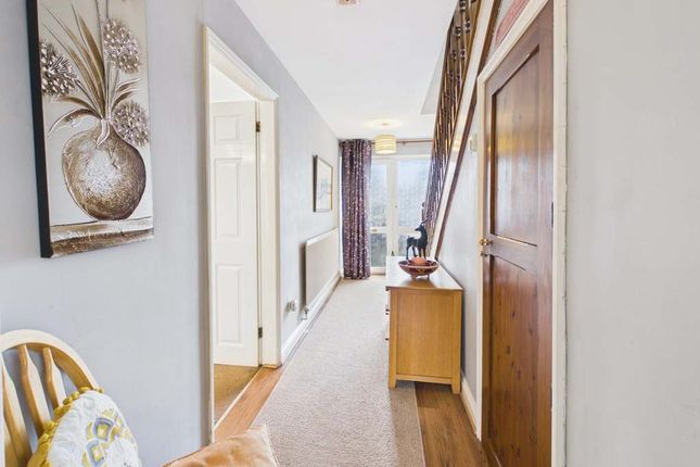 Melrose Crescent, Market Drayton photo 3