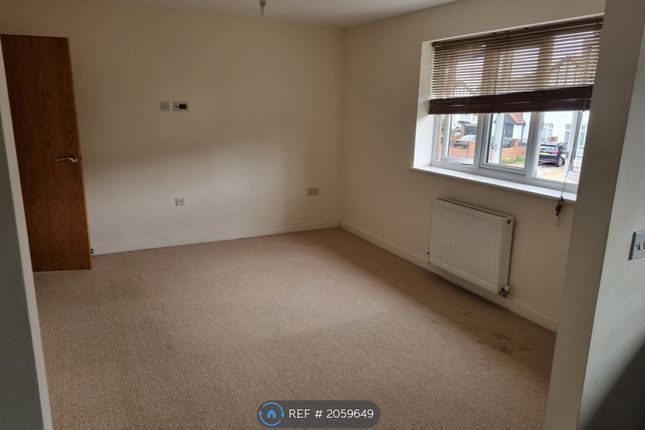 Thumbnail Flat to rent in Wood End Green Road, Hayes