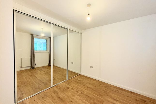 Coppermill Heights, 112, 2 Daneland Walk, London photo 4