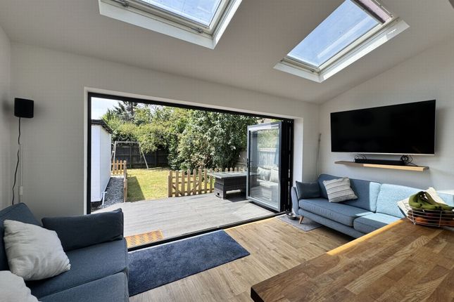 2, Bramley Close, Kenton photo 2