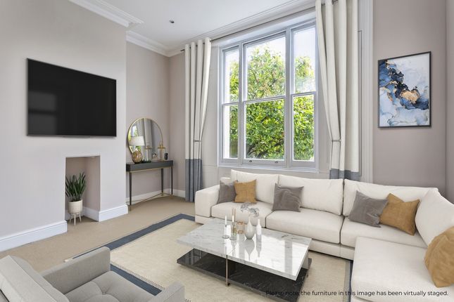 Flat to rent in Trinity Place, Windsor