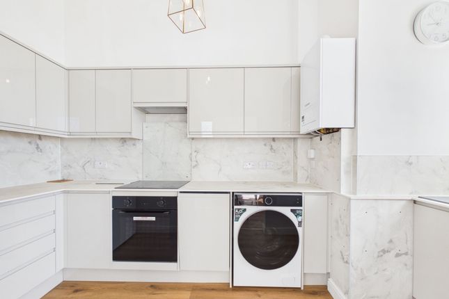 Flat 5, Beach View 121-122, Worthing photo 3