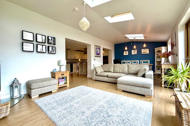 25 Glynmil Close, Merthyr Tydfil photo 4