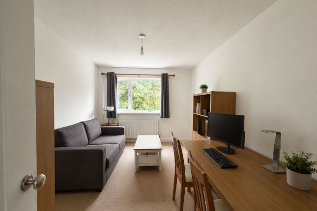 27, Nuneaton Way, Newcastle upon Tyne photo 3