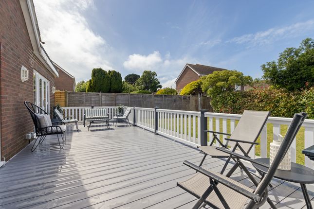 2, Stirling Way, Aldwick, Bognor Regis, West Sussex photo 4