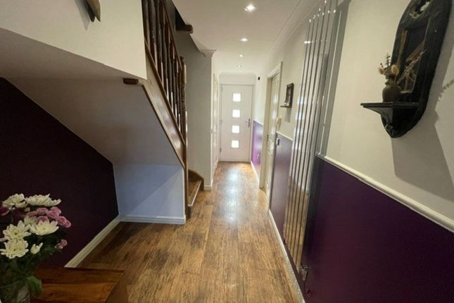 4 Waldsassen Road, Bridgend photo 4