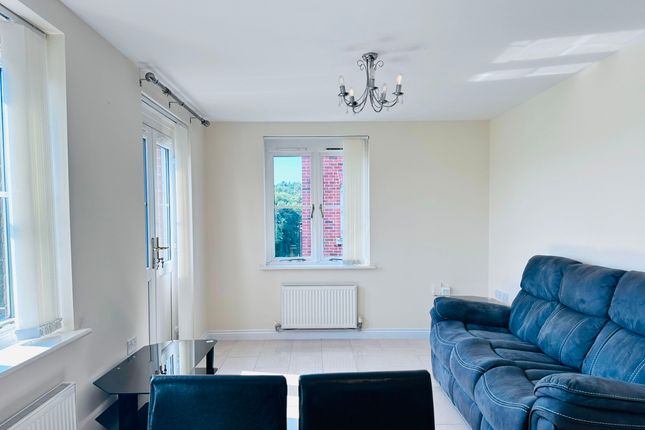 44 Meadow Bank, Neath photo 3