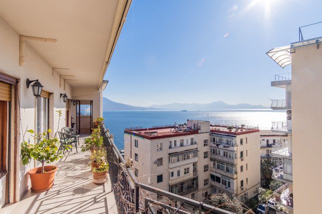 Apartment for sale in Campania, Napoli, Napoli