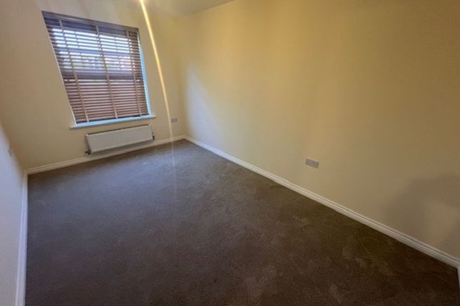 43 Hathersage Close, Grantham photo 5