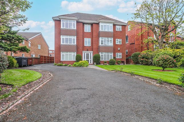 Flat for sale in Park Road, Southport