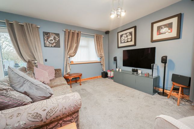 6 Landmere Grove, Lincoln, Lincolnshire photo 2