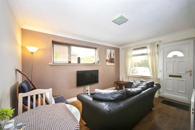94 Highfield Grange Avenue, Wigan photo 3