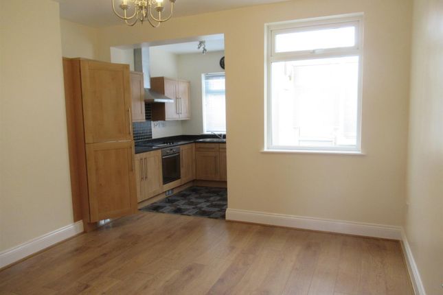 Terraced house to rent in East View, Kippax, Leeds