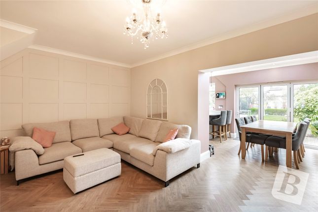1, Glebe Way, Hornchurch photo 4