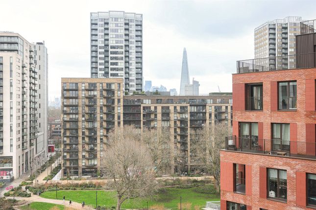 1-bed flat on Apartment 806 Hurlock Heights, 4, Deacon Street, Elephant and Castle, £390,000