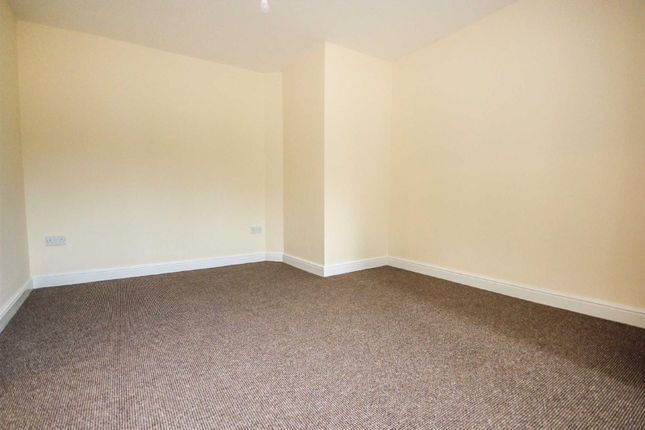 Tithe Barn Road, Wellingborough photo 4