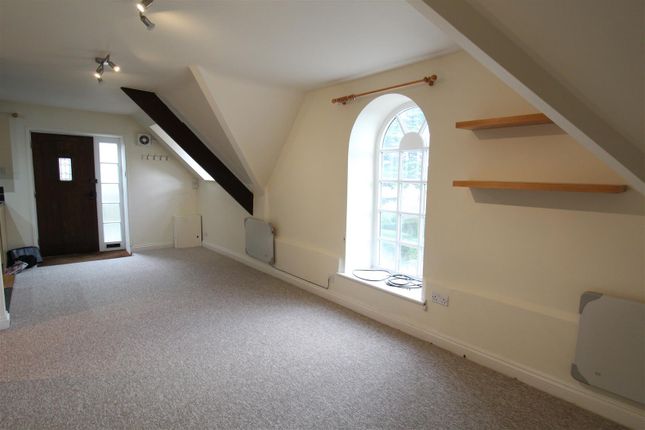 Upper Coach House 18, South Street, Crewkerne photo 4