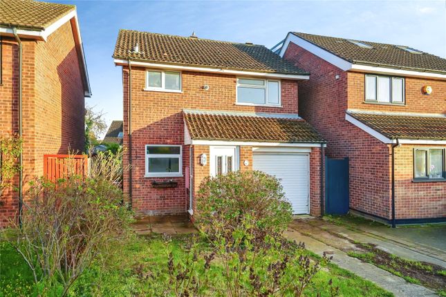3-bed detached on 7, Turnberry Close, Oxfordshire, £275,000