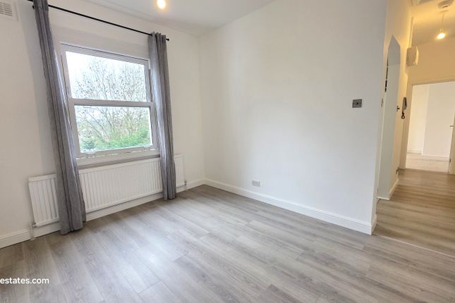 Flat 5, 72 Park Road, Barnet photo 2