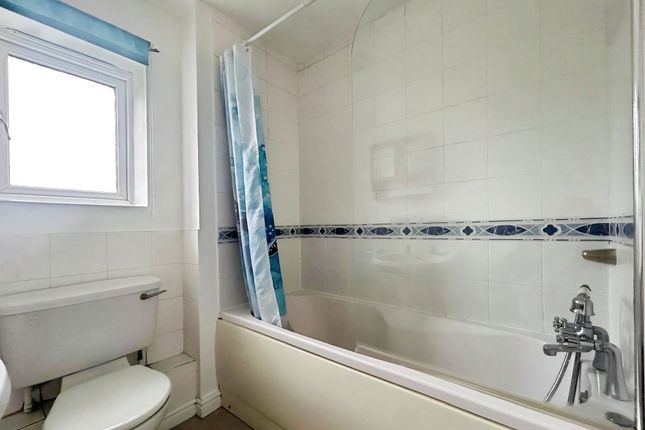 8 Banc Gwyn, Bridgend photo 4