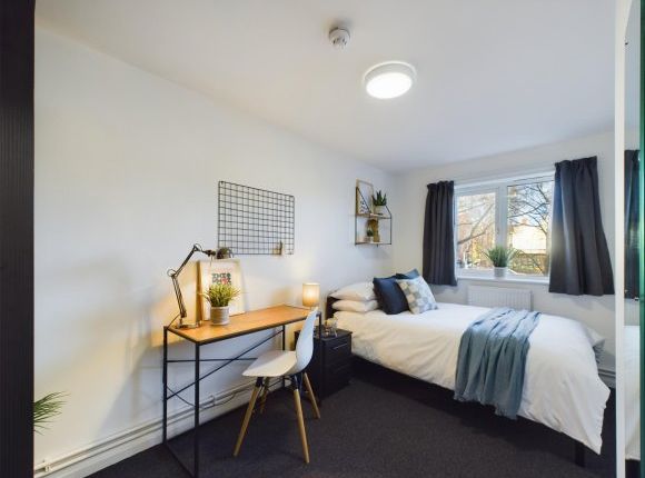 2-bed house on 12, Brookside, Derby, £446/mo