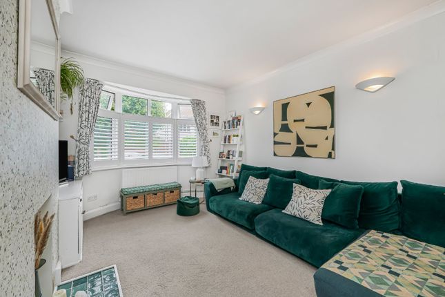 124, Godley Road, London photo 2