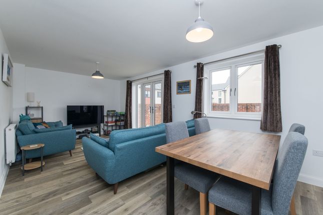 27 Cobley Court, Exeter photo 4