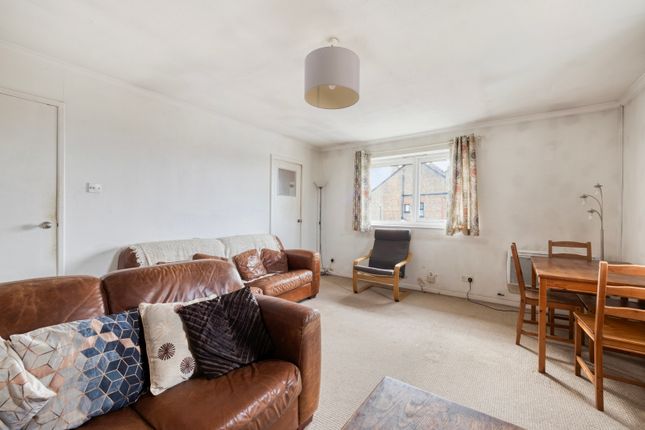 Flat 14, 110, Benhill Road, Sutton photo 2