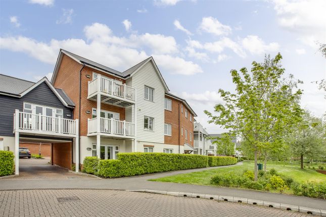 Thumbnail Flat for sale in Thistle Walk, High Wycombe