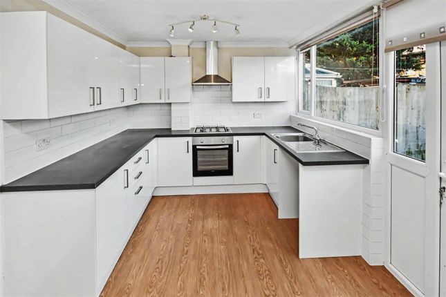 10, Teviot Close, Corby photo 2