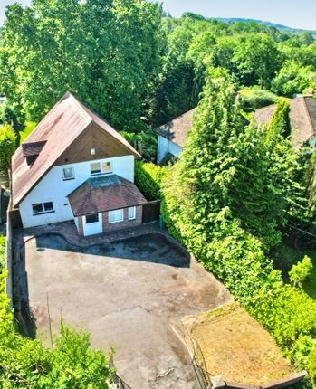 Gated Spacious Family Home With Stunning Large Garden