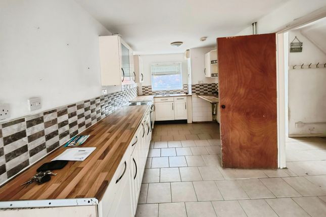 114, Withywood Drive, Shropshire photo 3