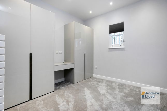 Thumbnail Flat to rent in New North Road, London