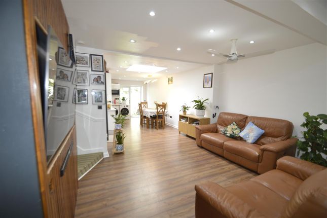 17, Davington Road, Dagenham photo 2