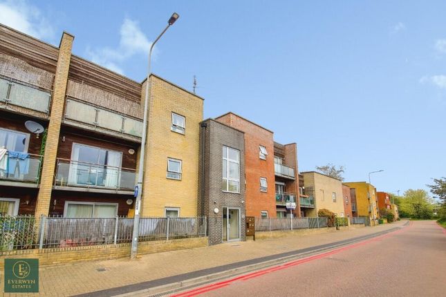 Flat 11 Redbourn Court, 1177 Newham Way photo 2
