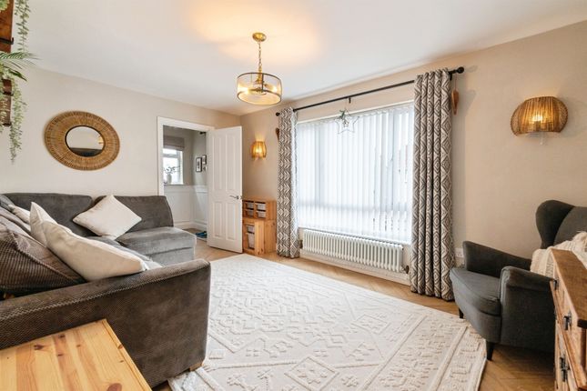 11, Heol Tir Bach, CAERPHILLY photo 4