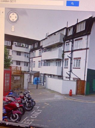 Parking/garage for sale in Wincott Street, London
