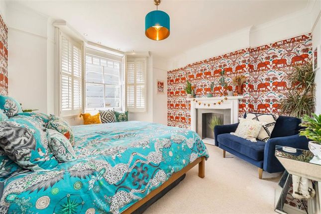 3, Limes Grove, London photo 4