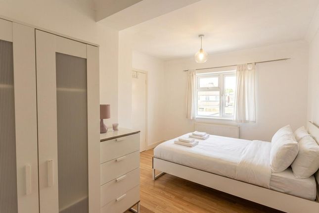 109B, Lynton Road, Harrow photo 5