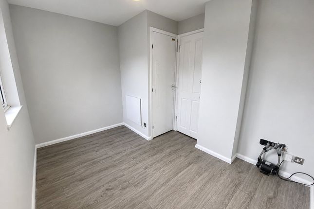 39, Hawthorne Place, Surrey photo 5