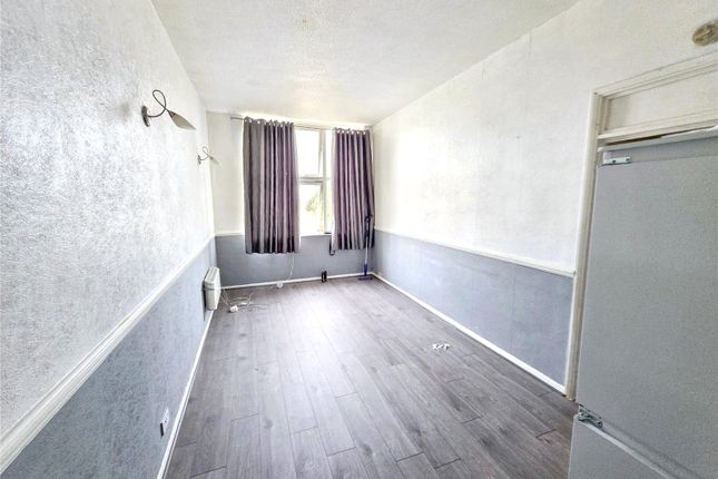 Flat 40, Stanford House,, Princess Margaret Road, Tilbury photo 3