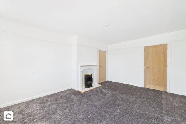17, Featherstone, Lingfield photo 4