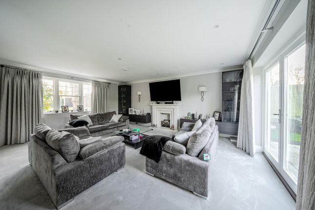 Sitwell House, 2, Hayden Close, Arkley photo 3