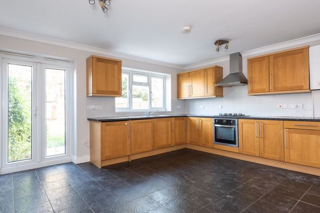 12, Fairfax Close, Walton-On-Thames photo 3