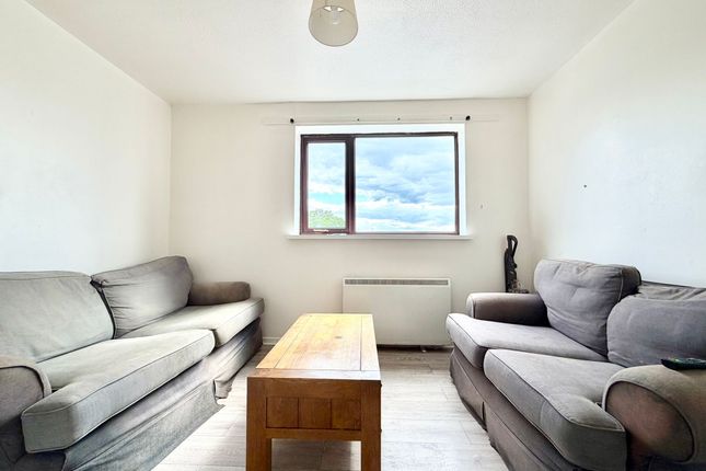 12, Leaf Court, Coventry photo 3