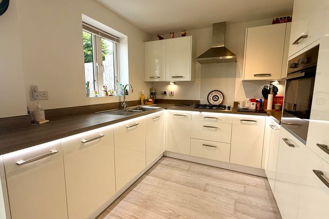 23, Kerswell Close, Ivybridge photo 2