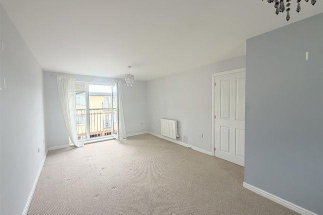 Flat 5, 47, Longhorn Avenue, Gloucester photo 2